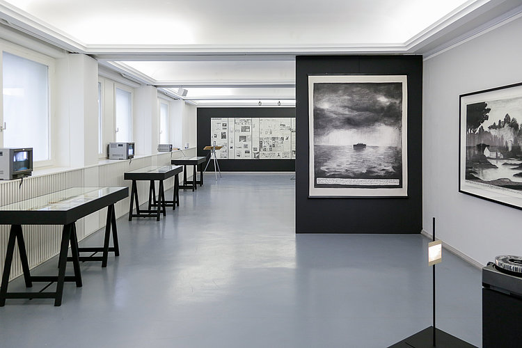  WerAnsicht der Ausstellung "Parasite Island" von Herbert Nauderer. Foto von Andree Thielemann.